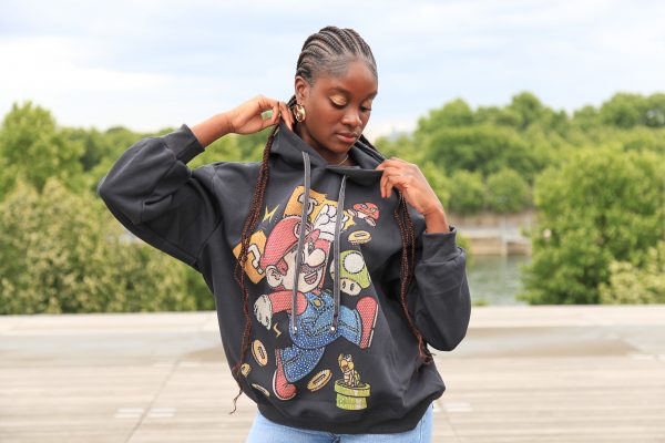 Schwarzer Super-Mario Hoodie mit Print – Bild 5