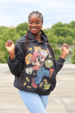 Schwarzer Super-Mario Hoodie mit Print