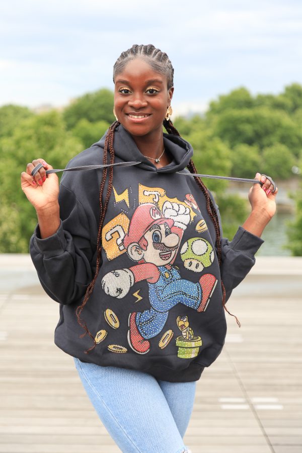 Schwarzer Super-Mario Hoodie mit Print