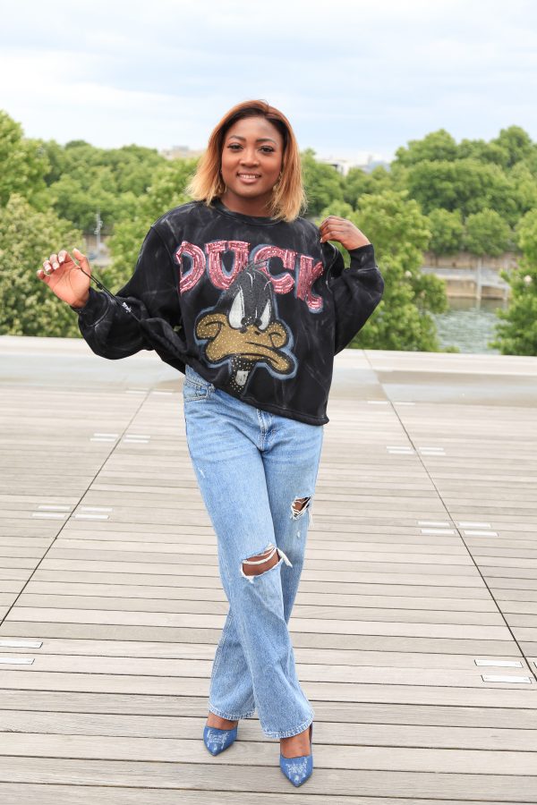 Schwarzer Oversized-Sweater mit Duck-Print – Bild 5