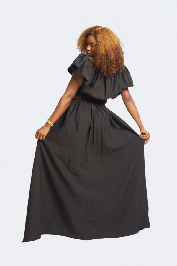 Schwarzes Off-Shoulder Zweiteiler-Set mit Volant-Top & Maxirock mit Schlitz – Sommer & Abendmode - Image 2
