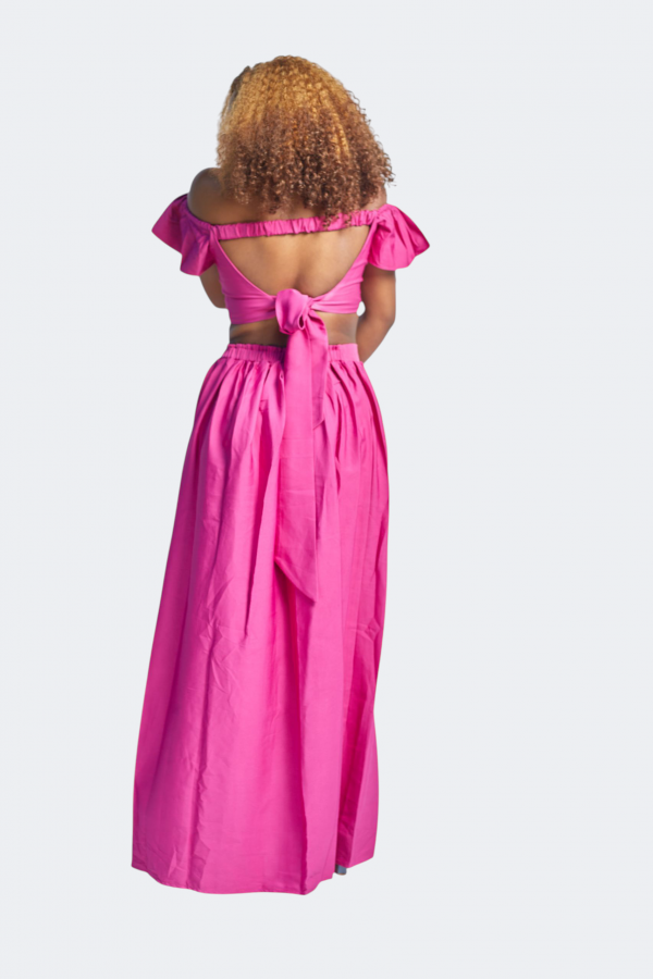 Pinkfarbenes Zweiteiler-Set mit Off-Shoulder-Top & Maxirock mit Schlitz – Sommer & Abendlook - Image 3