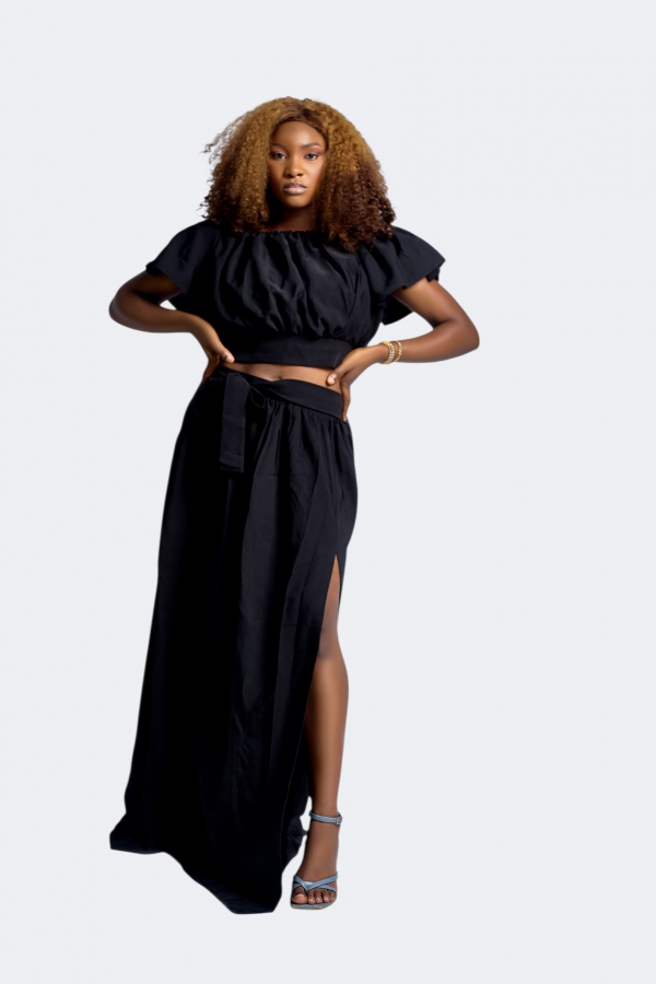 Schwarzes Off-Shoulder Zweiteiler-Set mit Volant-Top & Maxirock mit Schlitz – Sommer & Abendmode - Image 3