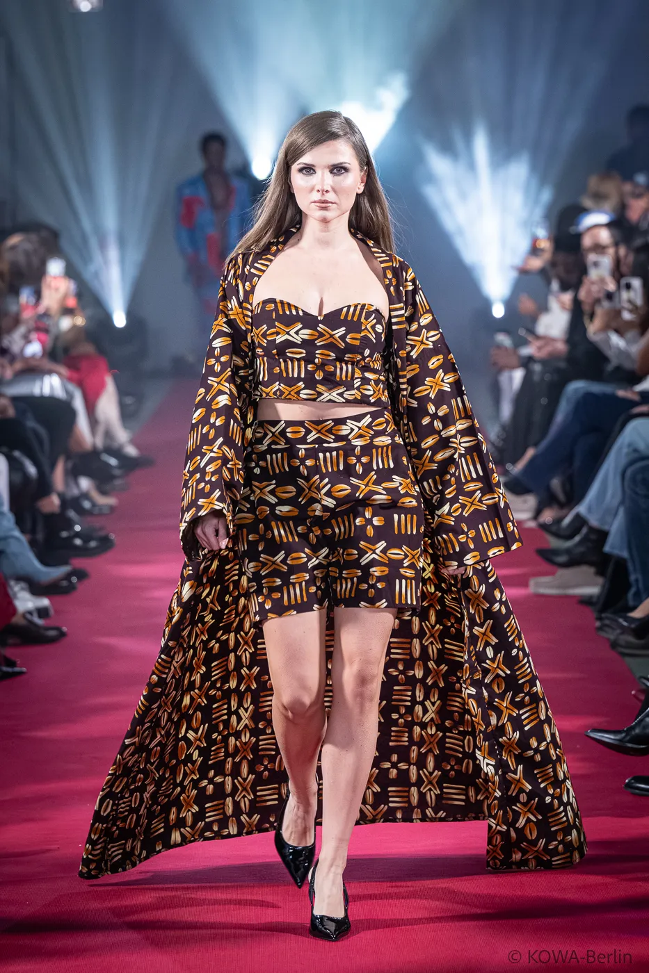 Sikatí “Mabéla” Runway Set – Kimono, Bustier & Shorts – Bild 3