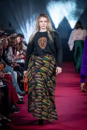 SIKATÍ „Naléa“ Designer Look Set – Maxi Rock, Hoodie & Orange Handtasche